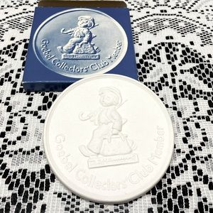 Goebel Collection Club Member Disc/Plate 1976